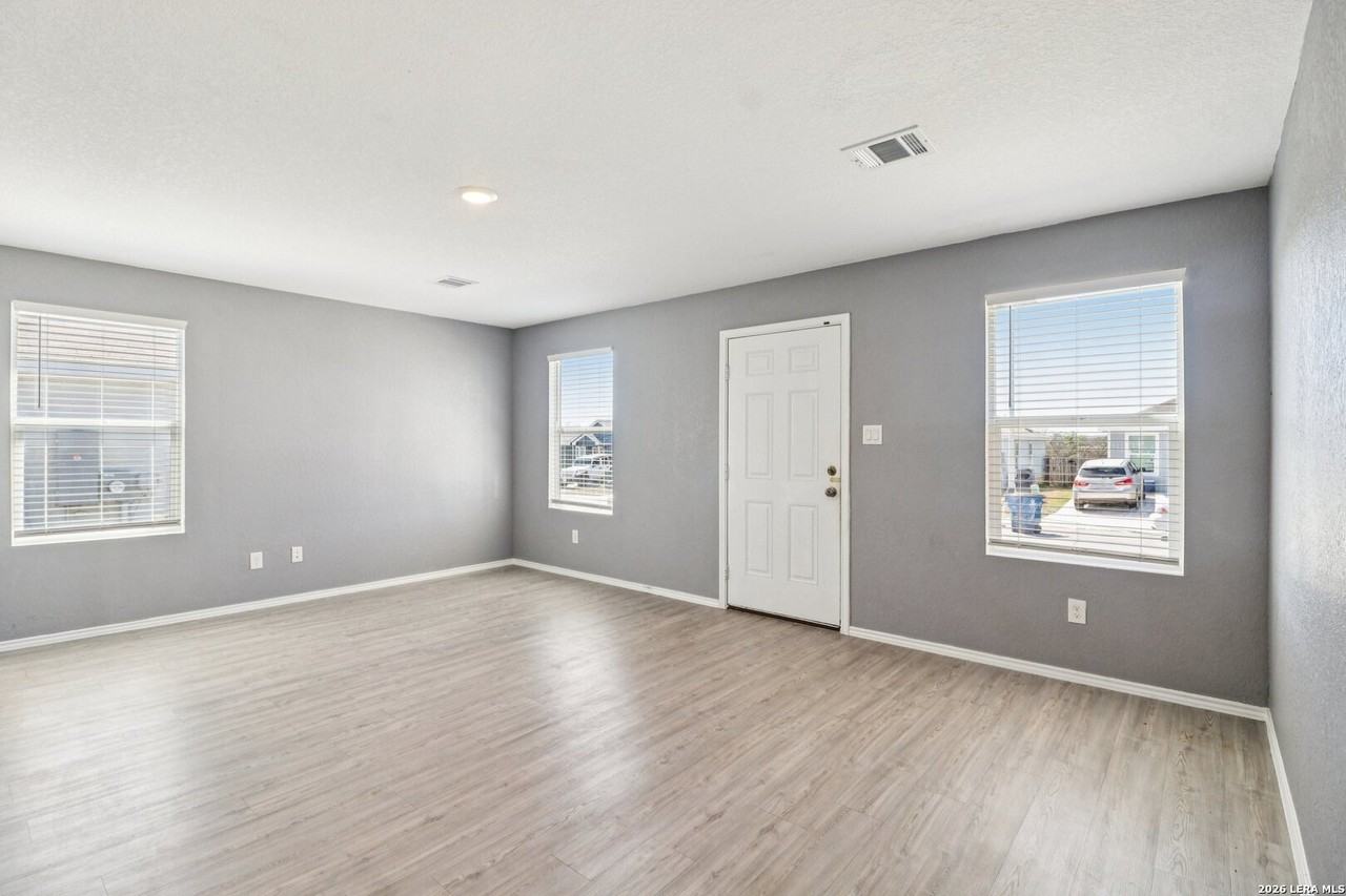 7244 Pasture Run - Photo 6 of 32