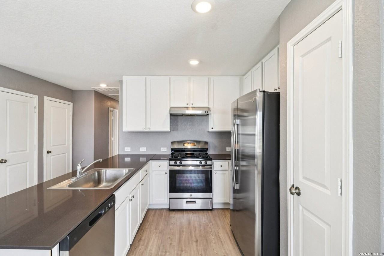 7244 Pasture Run - Photo 7 of 32