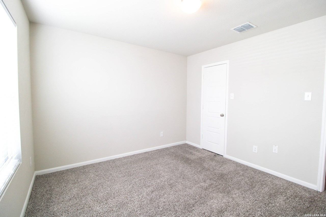 7043 Diamond Vly - Photo 4 of 39