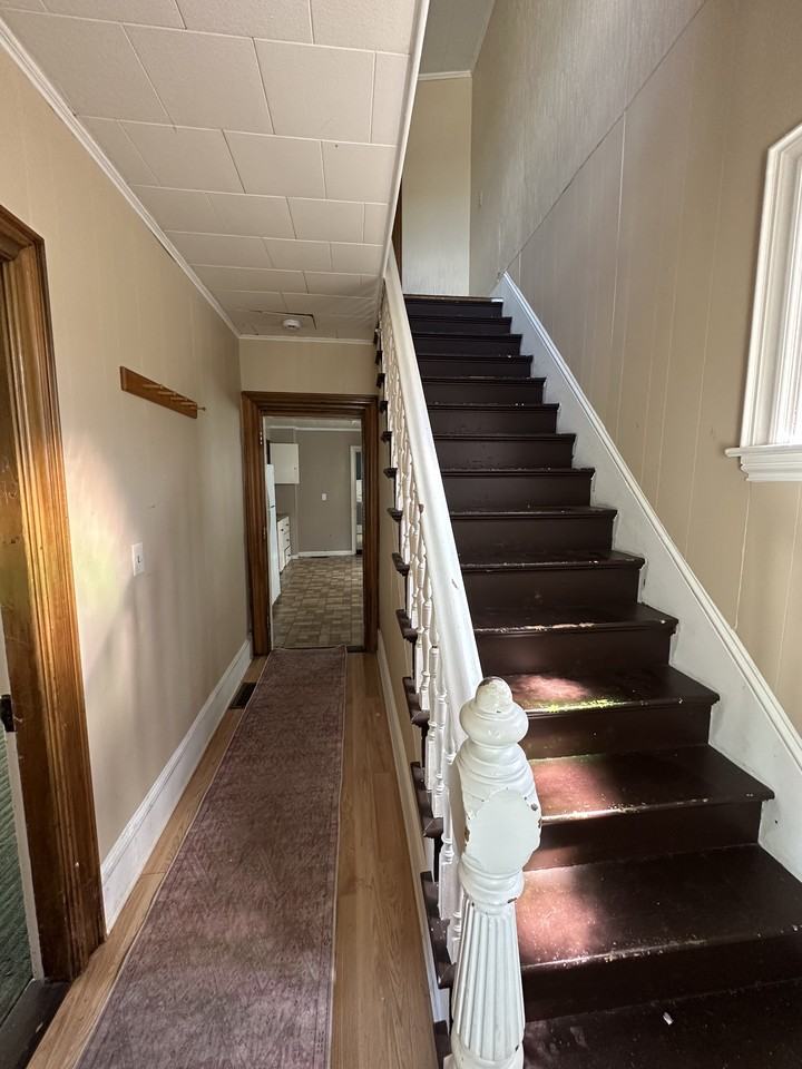 440 Main St #1 - Photo 6 of 10