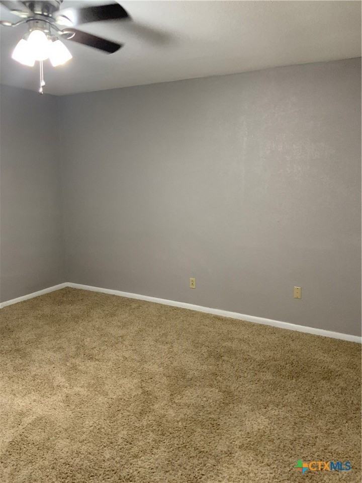 1402 Dallas St - Photo 7 of 12