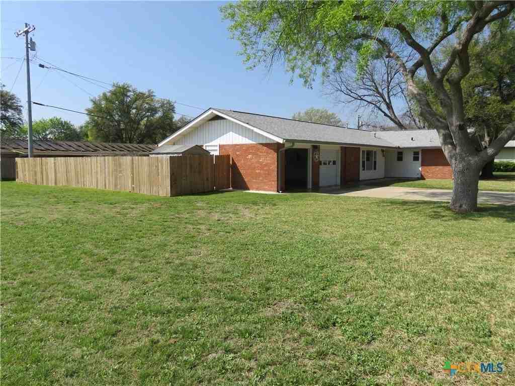 1339 Mockingbird Ln - Photo 2 of 44