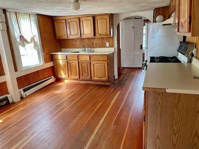 37 Castle St - Photo 3 of 9