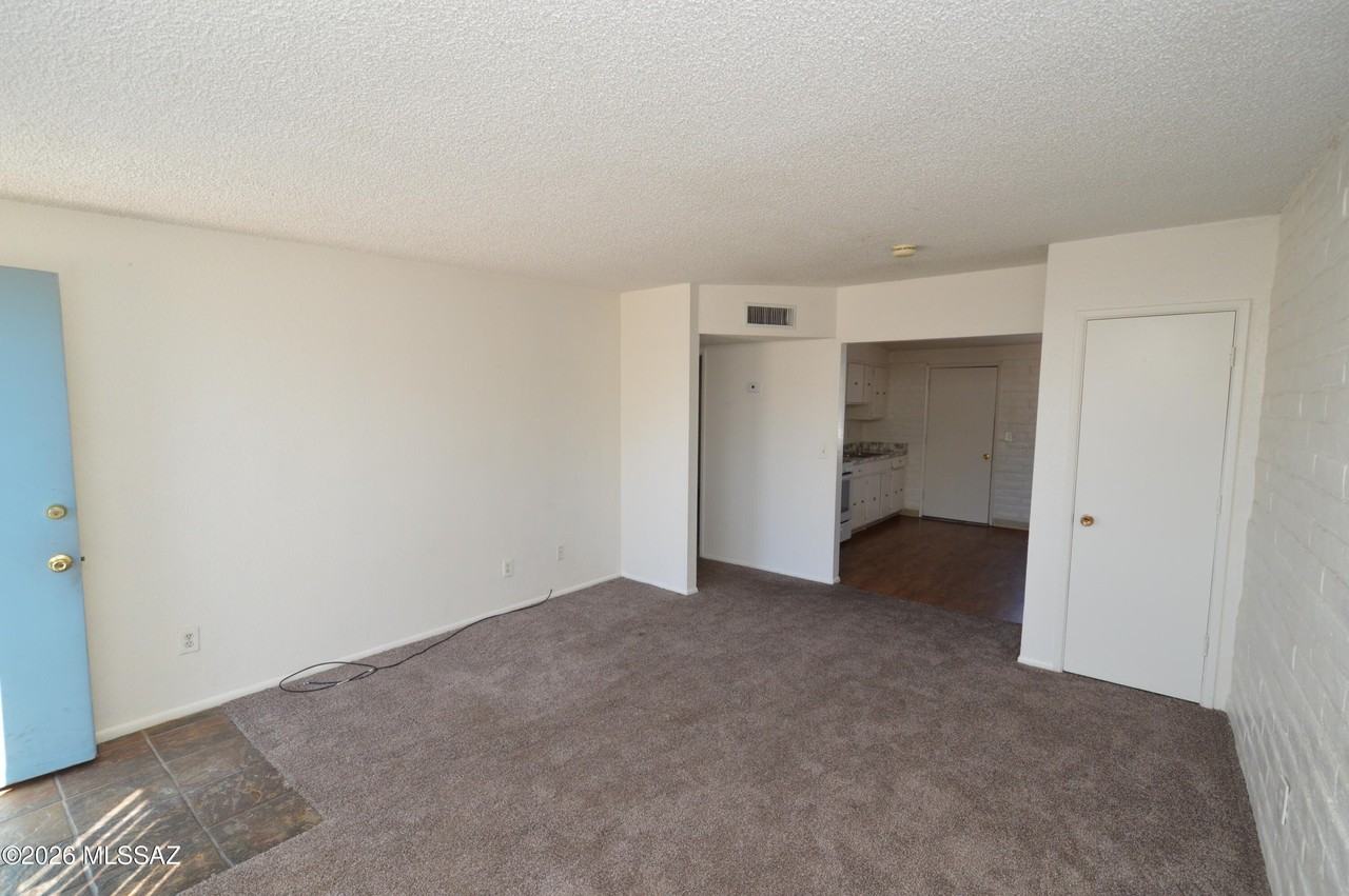 3403 E Glenn St - Photo 2 of 8