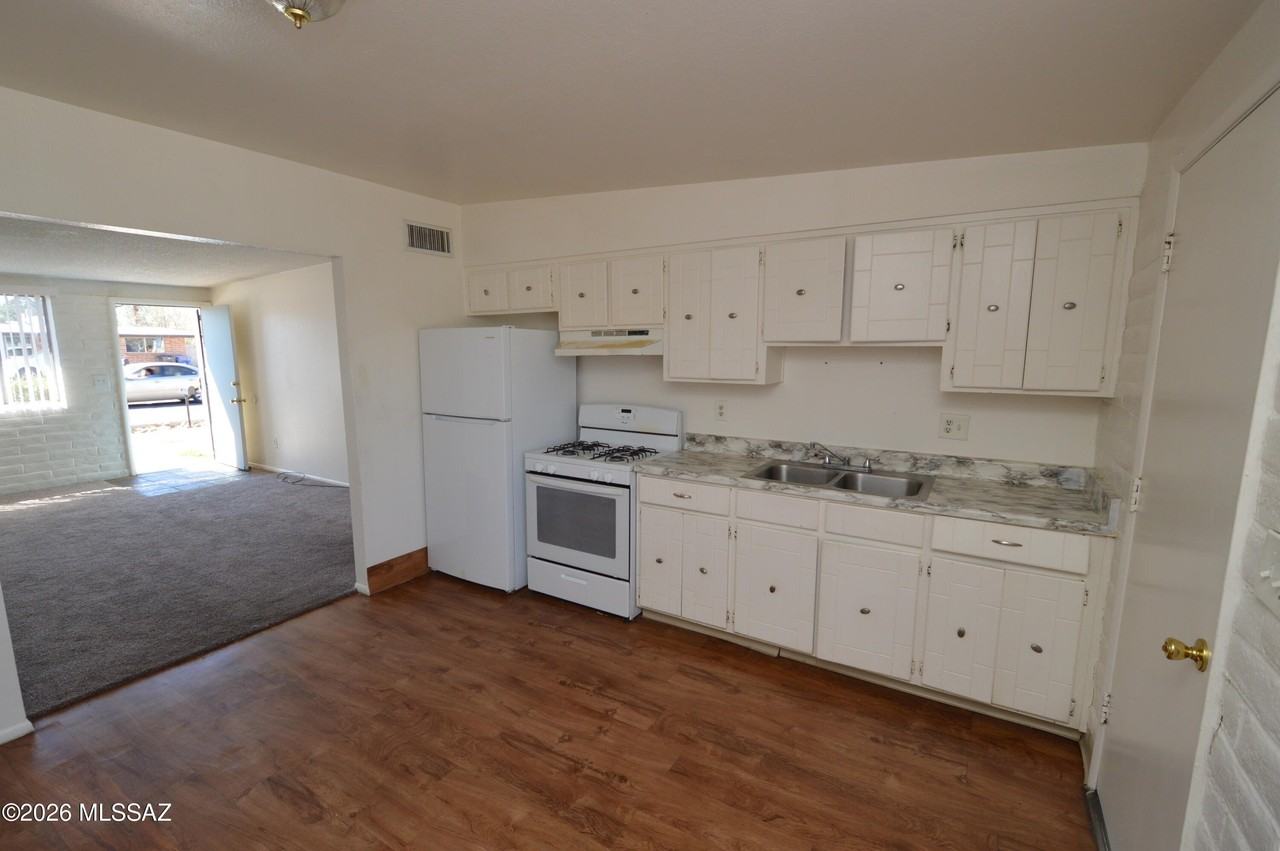 3403 E Glenn St - Photo 3 of 8