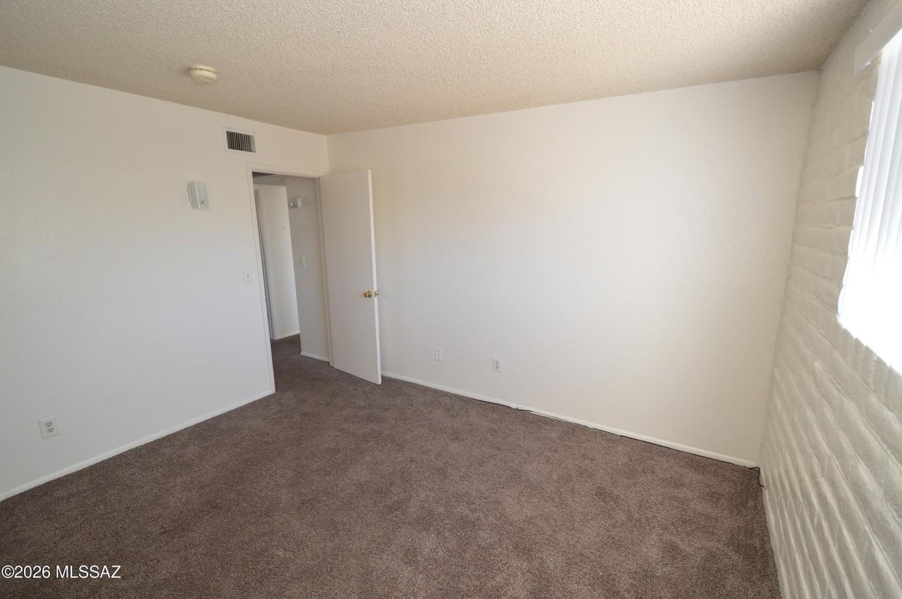 3403 E Glenn St - Photo 4 of 8