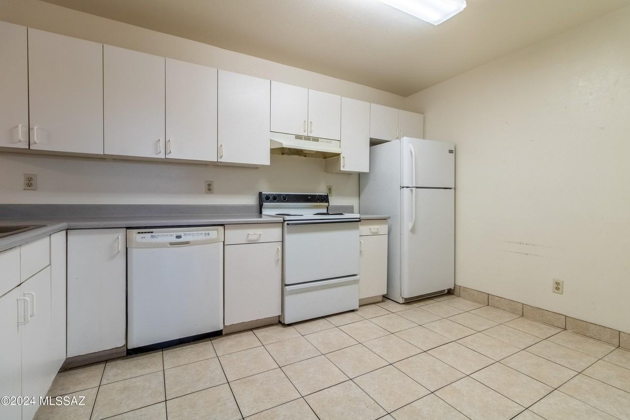 4116 N 1st Ave Unit 3a - Photo 3 of 10