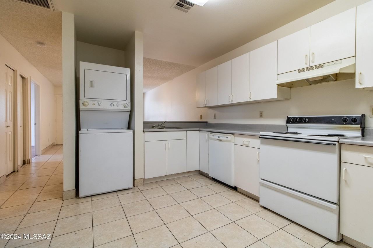 4116 N 1st Ave Unit 3a - Photo 4 of 10