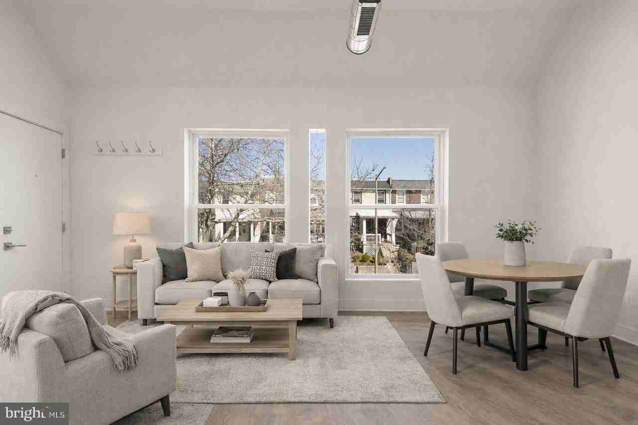 1605 F St Ne Apt 3 - Photo 3 of 12