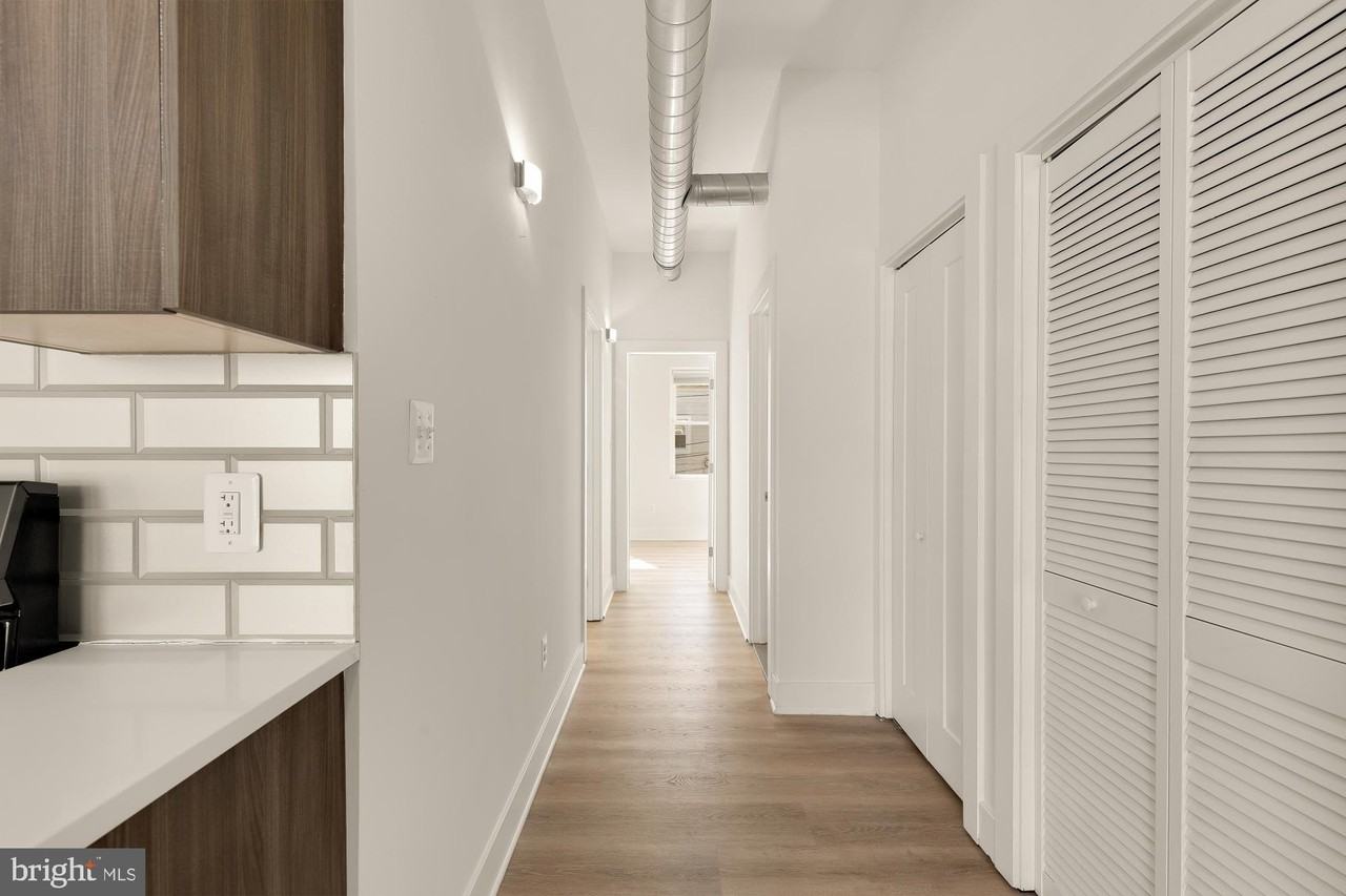 1605 F St Ne Apt 3 - Photo 5 of 12