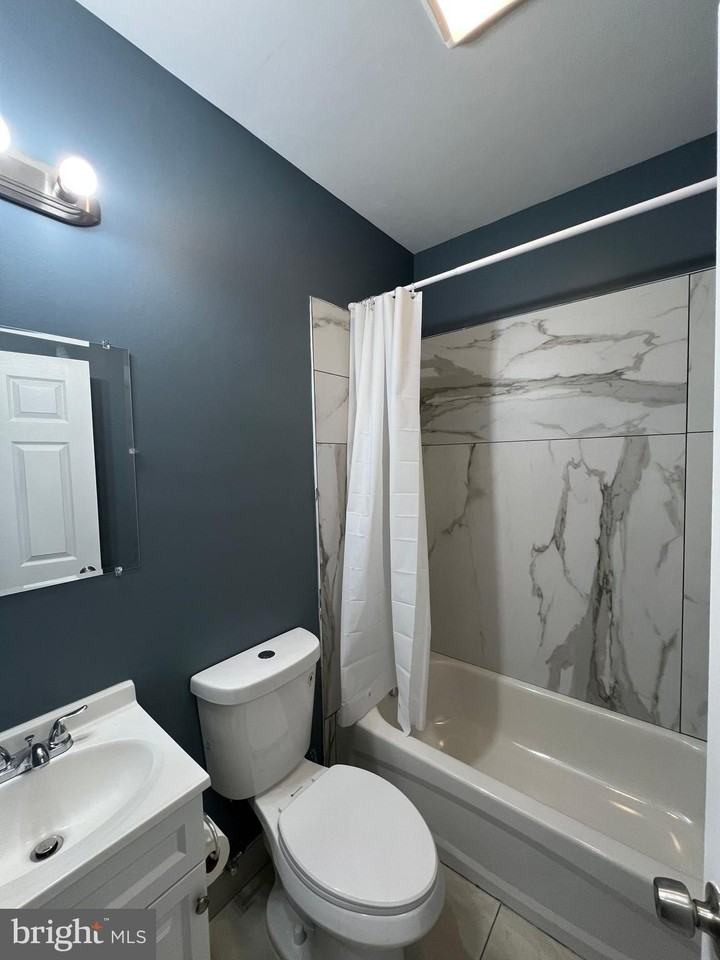 2020 Mcculloh St Unit 2 - Photo 6 of 12