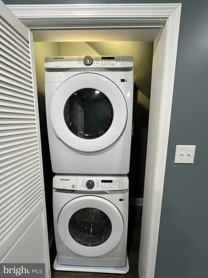 2020 Mcculloh St Unit 2 - Photo 7 of 12