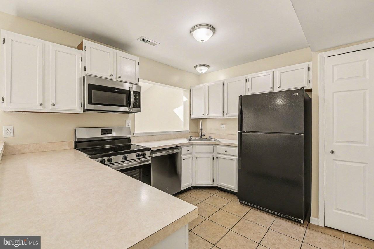 718 Orley Pl - Photo 3 of 15