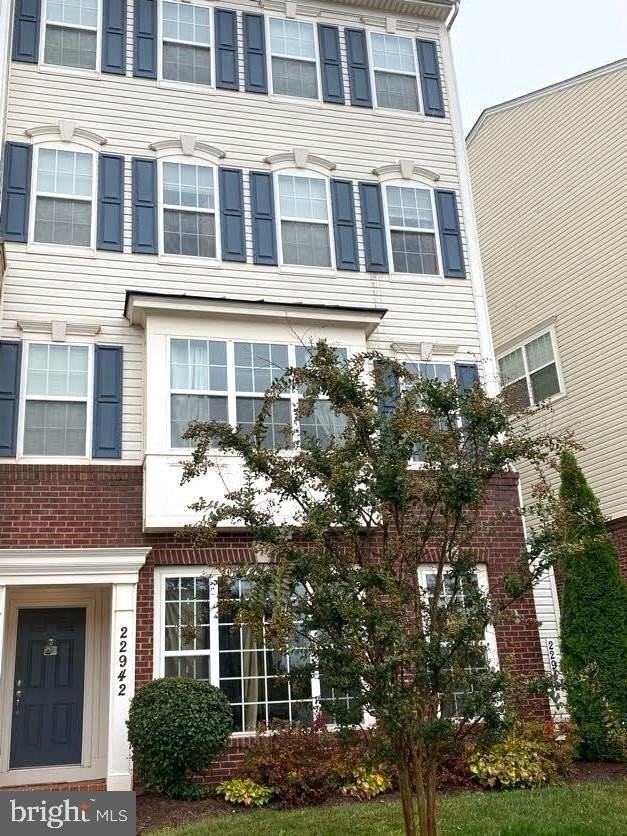 22942 Newcut Rd Unit 2301 - Photo 2 of 34