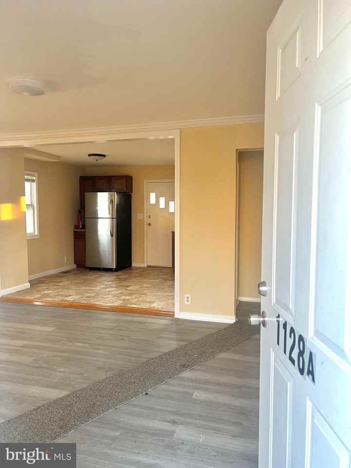1128 Howard Ave #A - Photo 4 of 17