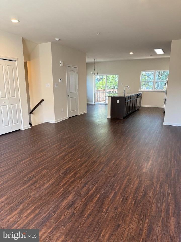 107 Mercer Ct - Photo 7 of 23