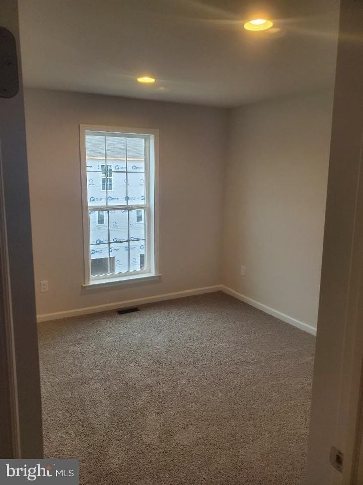 3094 Egreton Rd - Photo 7 of 14