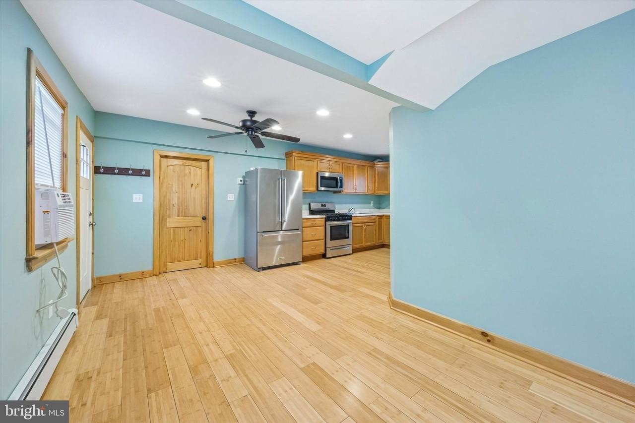 707 Forrest Ave Apt C - Photo 2 of 14