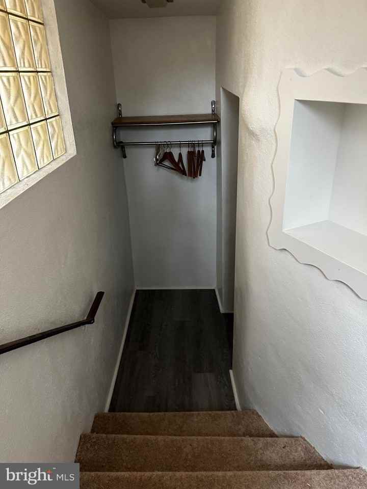 762 E High St Apt 3 - Photo 3 of 19