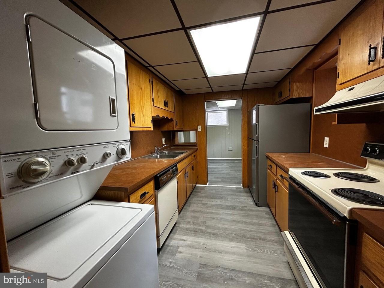 762 E High St Apt 3 - Photo 4 of 19