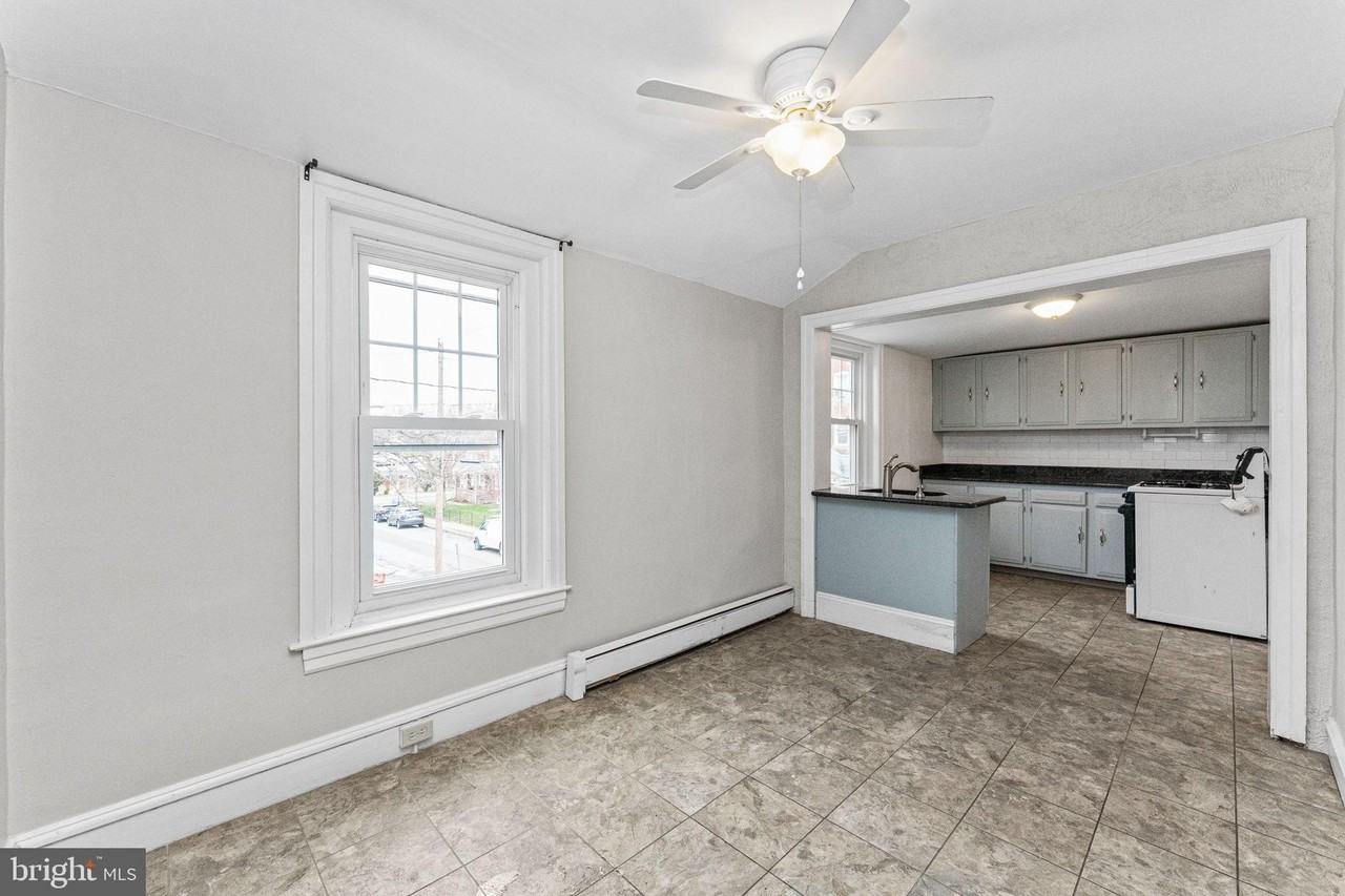 255 Noble St Apt B - Photo 3 of 15