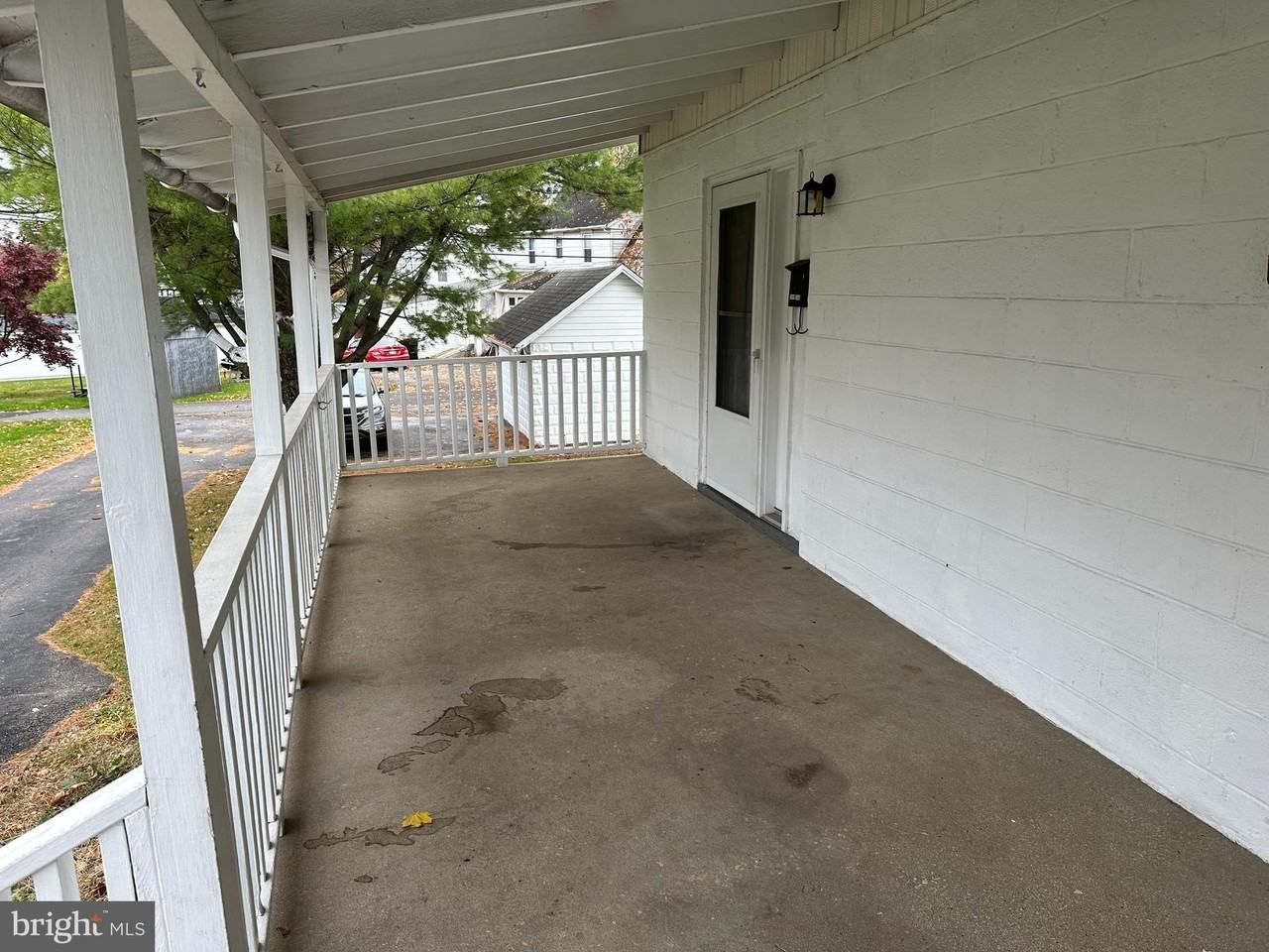 3304 Swede Rd - Photo 3 of 12