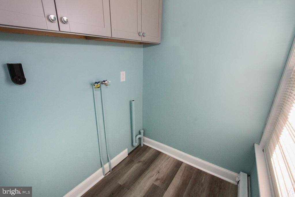 700 Main St - Photo 3 of 14