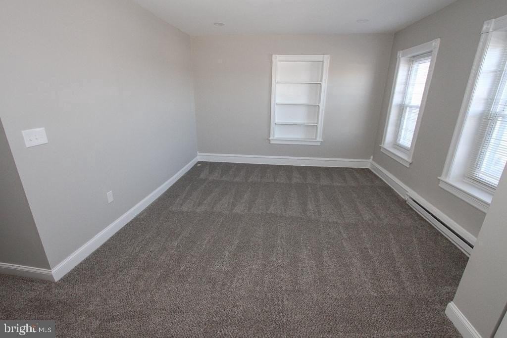 700 Main St - Photo 6 of 14