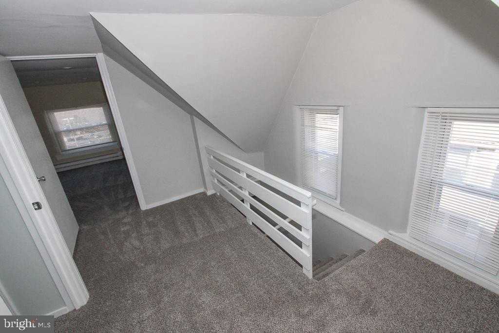 700 Main St - Photo 7 of 14