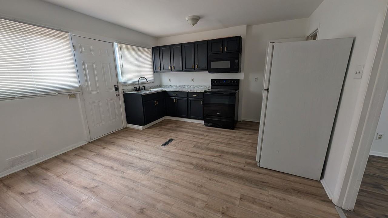 1441 S 13th St - Photo 2 of 11