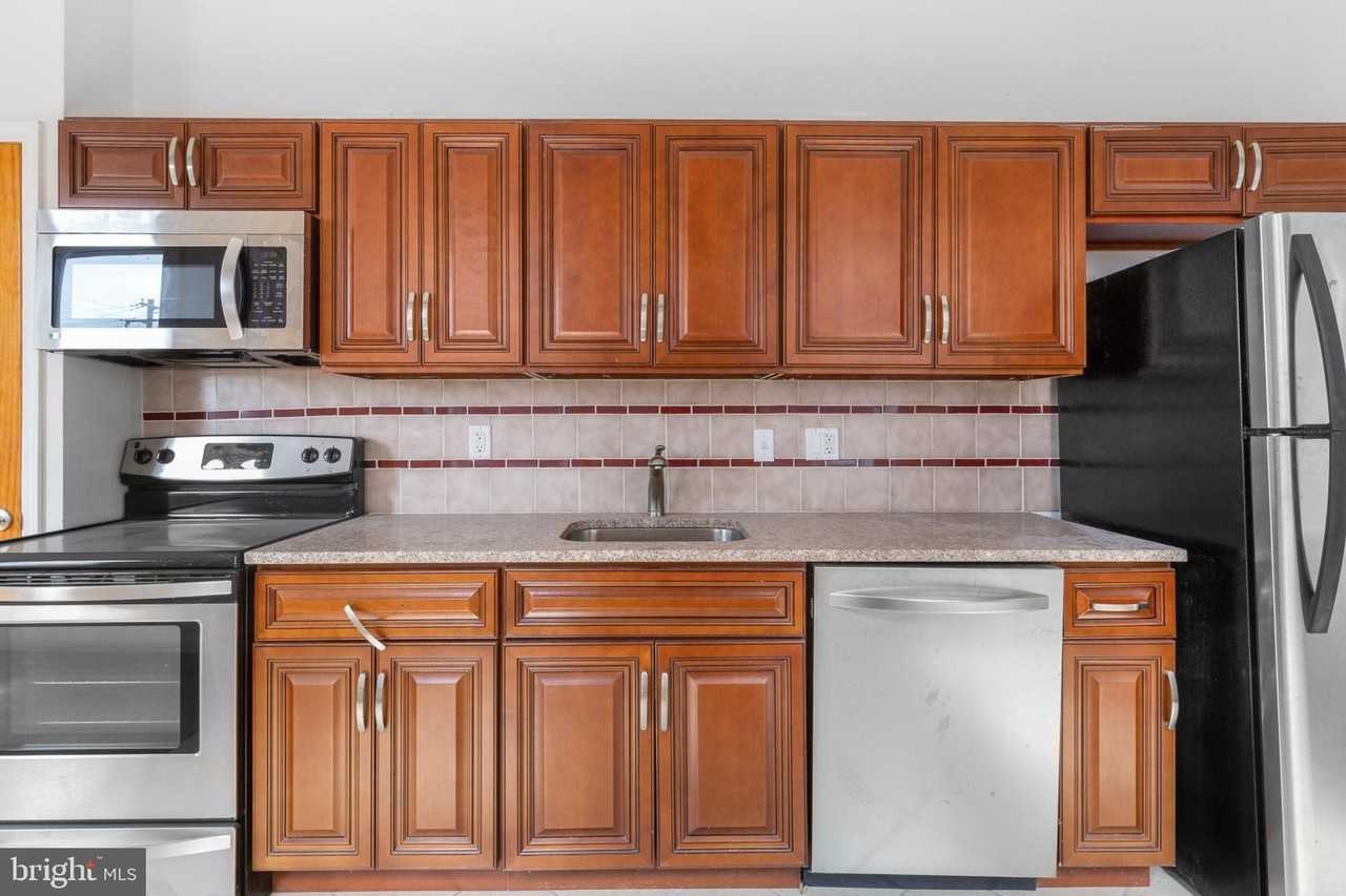 1704 W Girard Ave Unit 2 - Photo 2 of 24