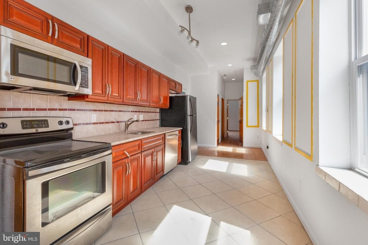 1704 W Girard Ave Unit 2 - Photo 3 of 24