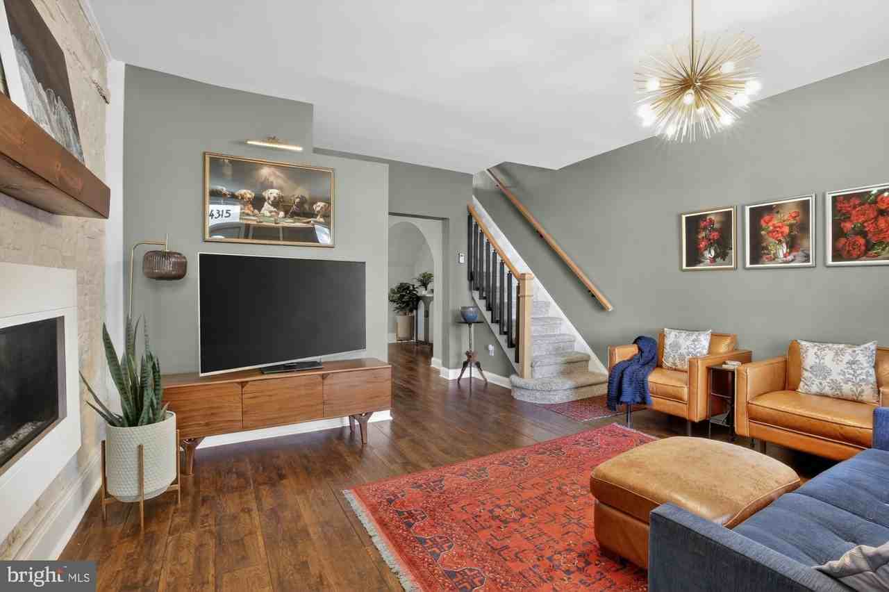 4315 Lauriston St - Photo 2 of 43