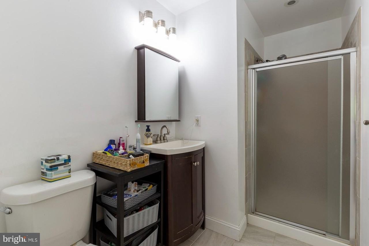 1631 Green St Apt B - Photo 6 of 24