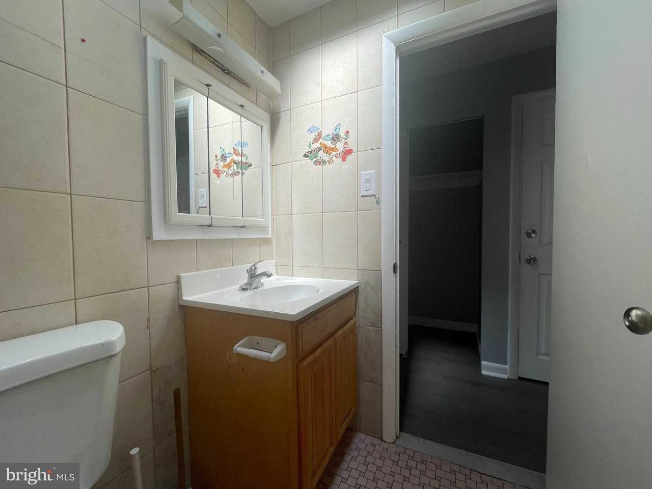 2331 Hoffnagle St 2nd Fl - Photo 6 of 17