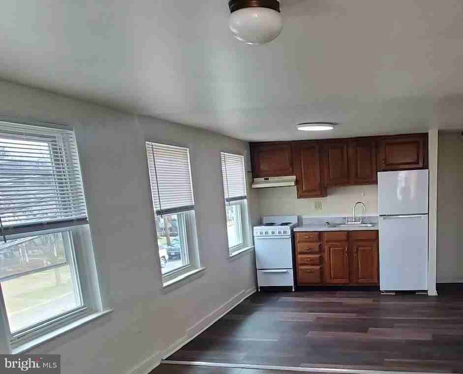 90 S Main St Apt 2nd #2ndFL - Photo 4 of 4