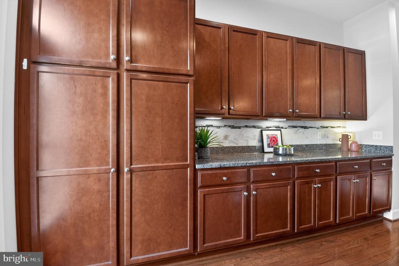 716 Diamond Ave - Photo 3 of 34