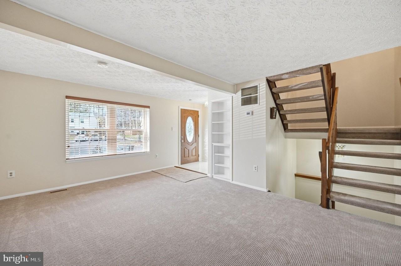 5831 Rock Forest Ct - Photo 3 of 30