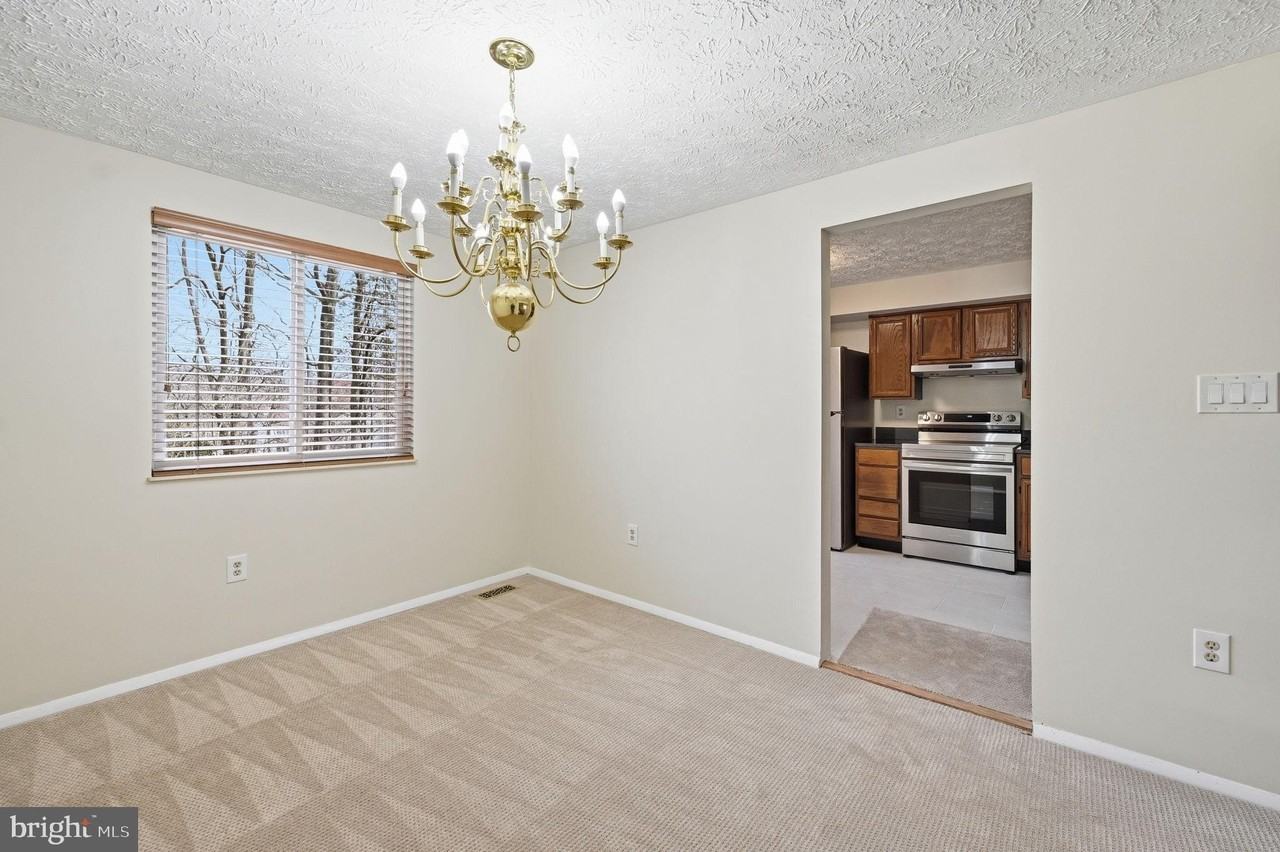 5831 Rock Forest Ct - Photo 5 of 30