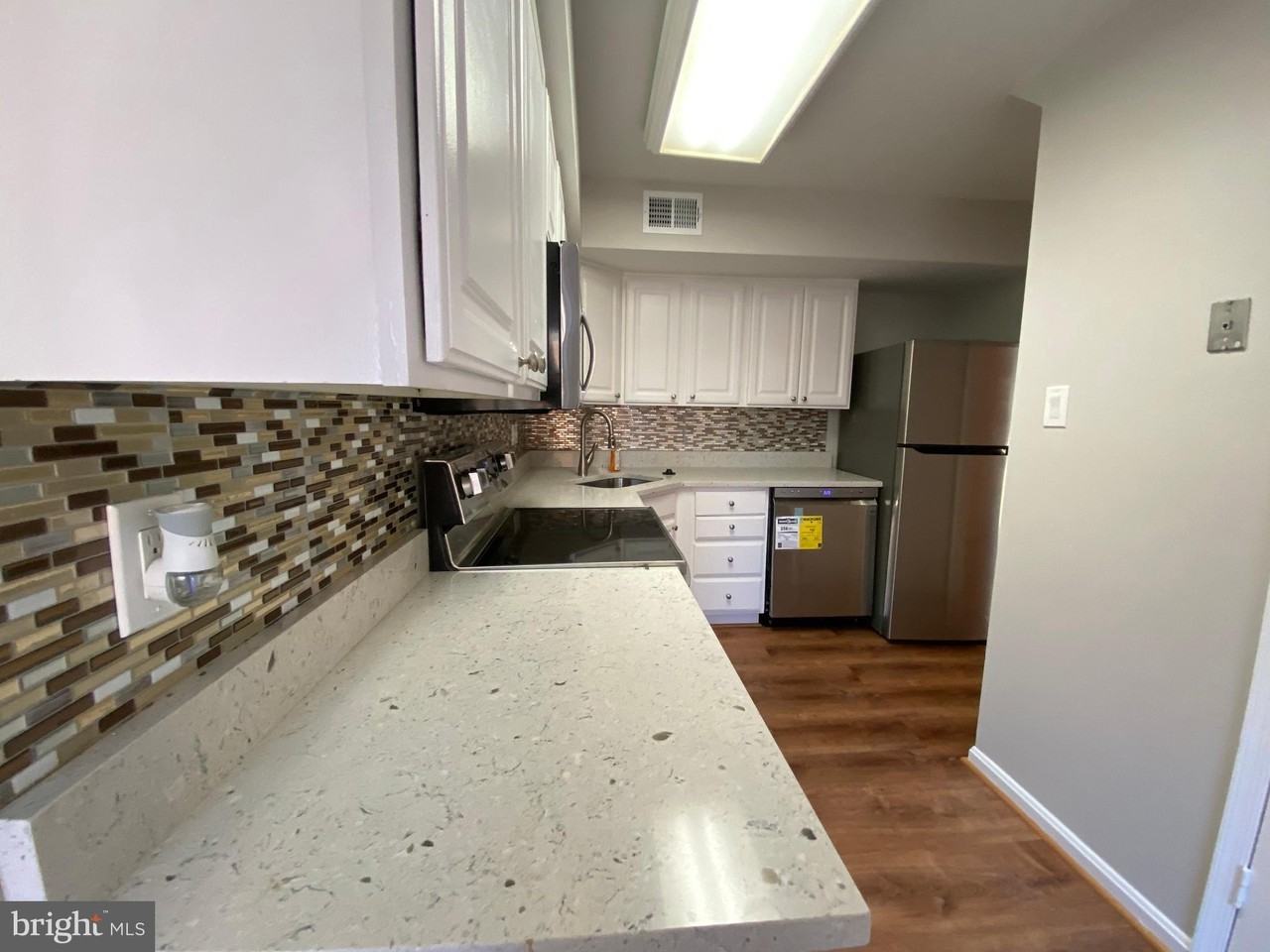 4597 Logsdon Dr Unit 36 - Photo 4 of 15