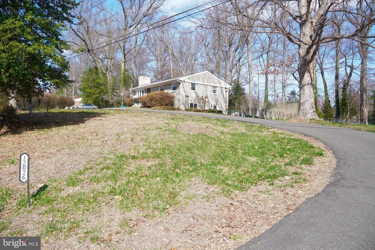 12026 Waples Mill Rd - Photo 2 of 26