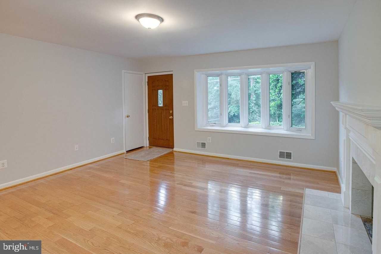 12026 Waples Mill Rd - Photo 3 of 26