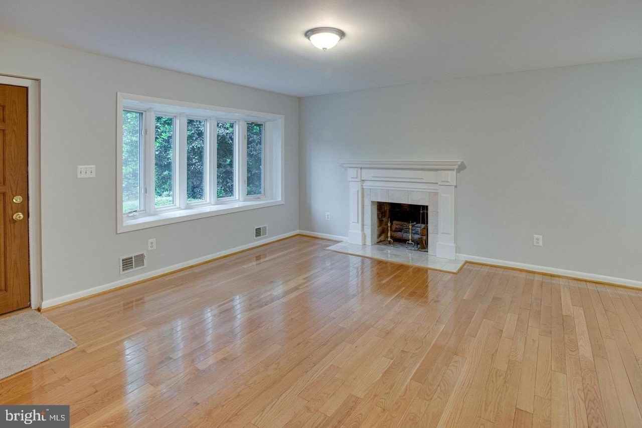 12026 Waples Mill Rd - Photo 5 of 26