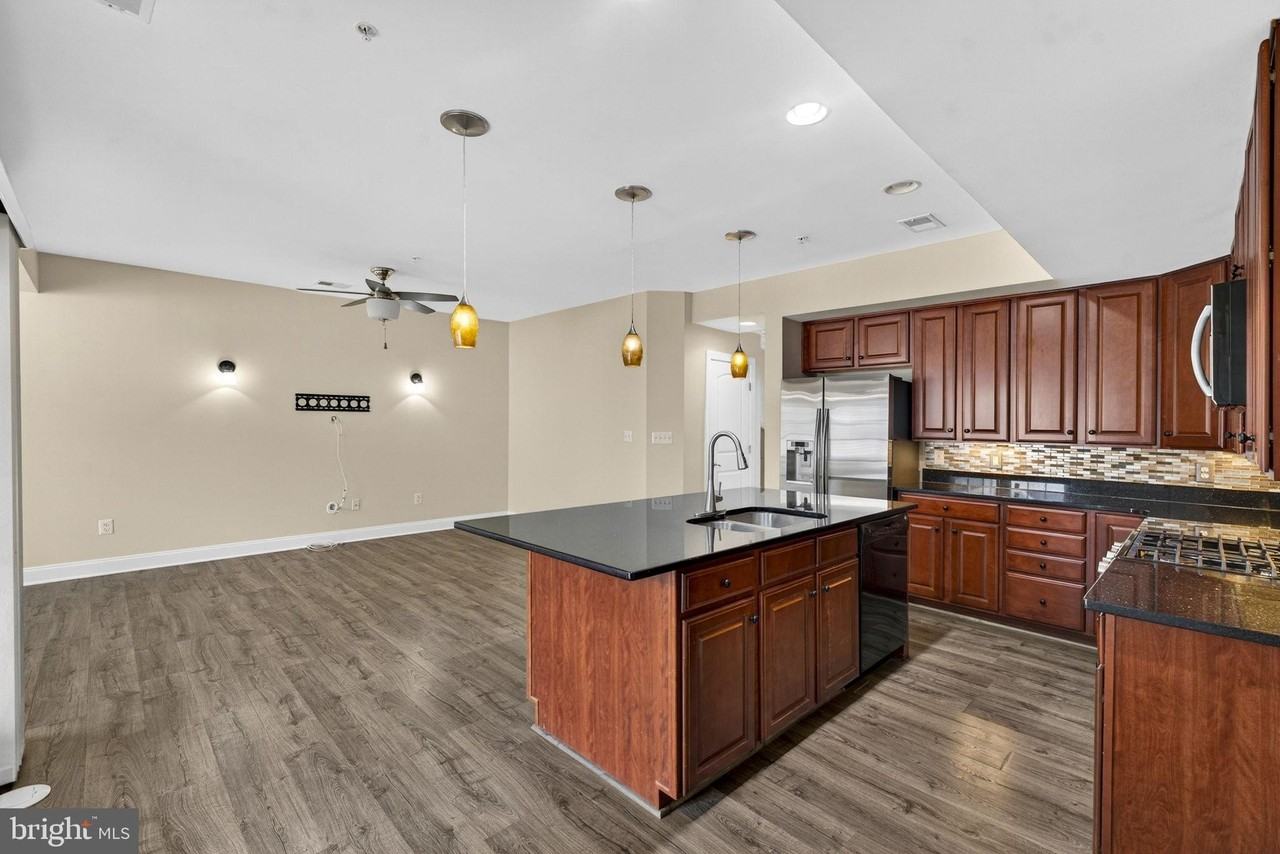 2222 Margraf Cir - Photo 4 of 41