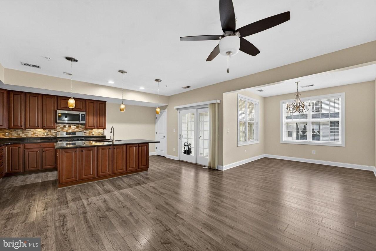 2222 Margraf Cir - Photo 6 of 41