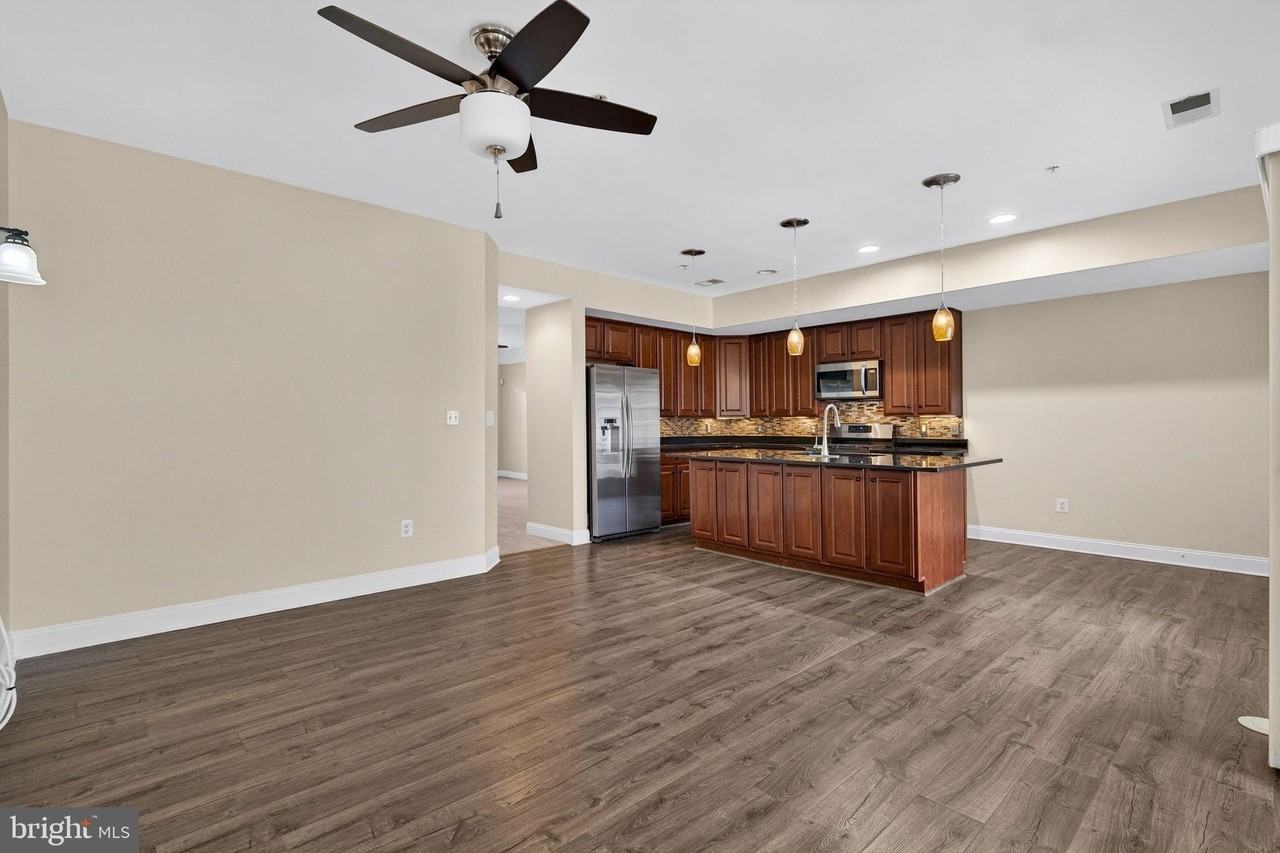 2222 Margraf Cir - Photo 7 of 41