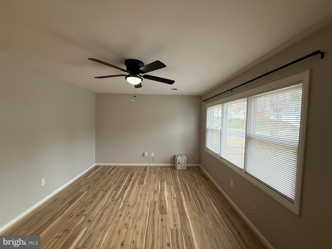 1411 Harrison St - Photo 3 of 41