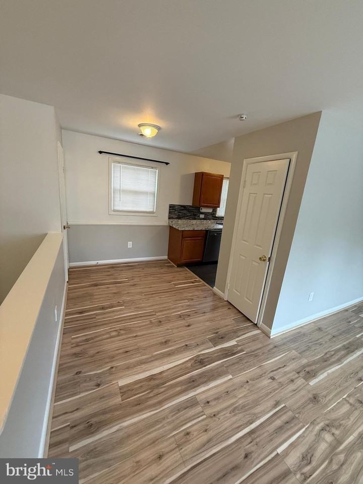 1411 Harrison St - Photo 6 of 41