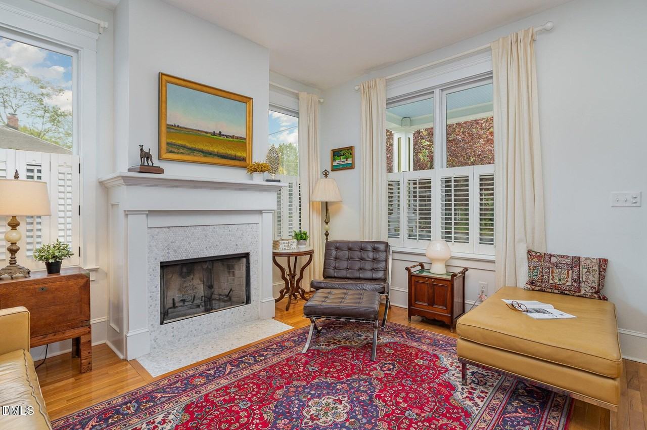 627 Dorothea Dr - Photo 2 of 24