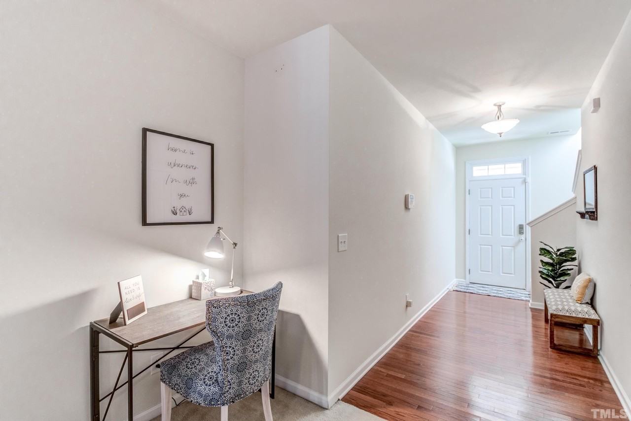 708 Mardonie Reach Ln - Photo 3 of 21